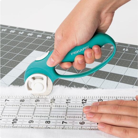 Fiskars 45 mm Loop Handle Rotary Cutters - Picture 4 of 4